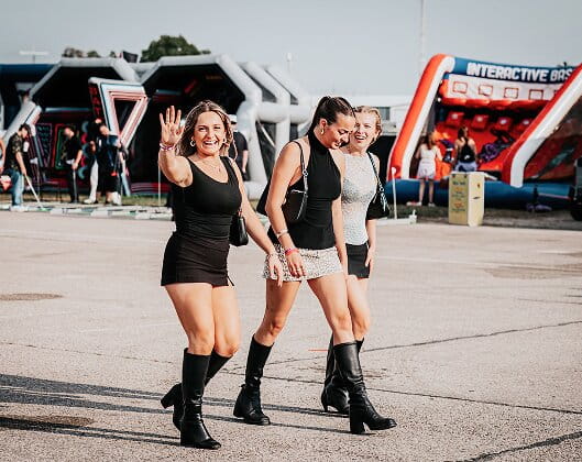 Rock The Runway crowd begins to arrive